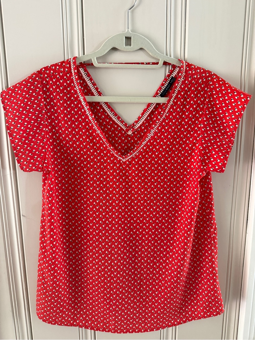 West Kei Red Short Sleeve Top with White & Black Heart Print Size Medium